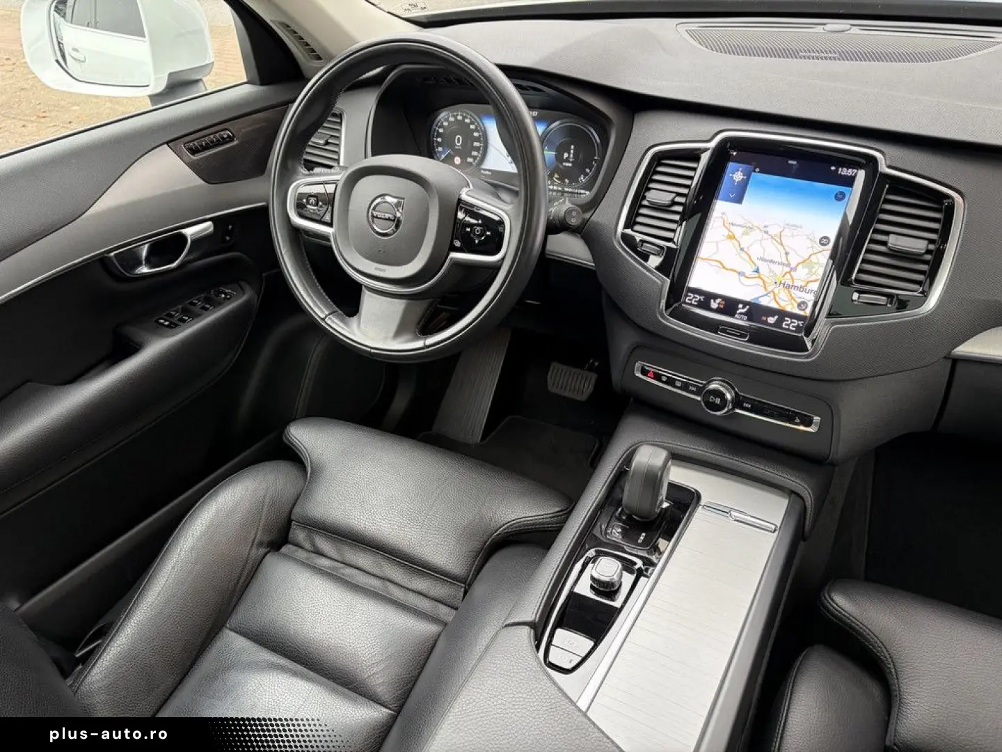 VOLVO XC90 T8 AWD Recharge Plug-In Hybrid Expression