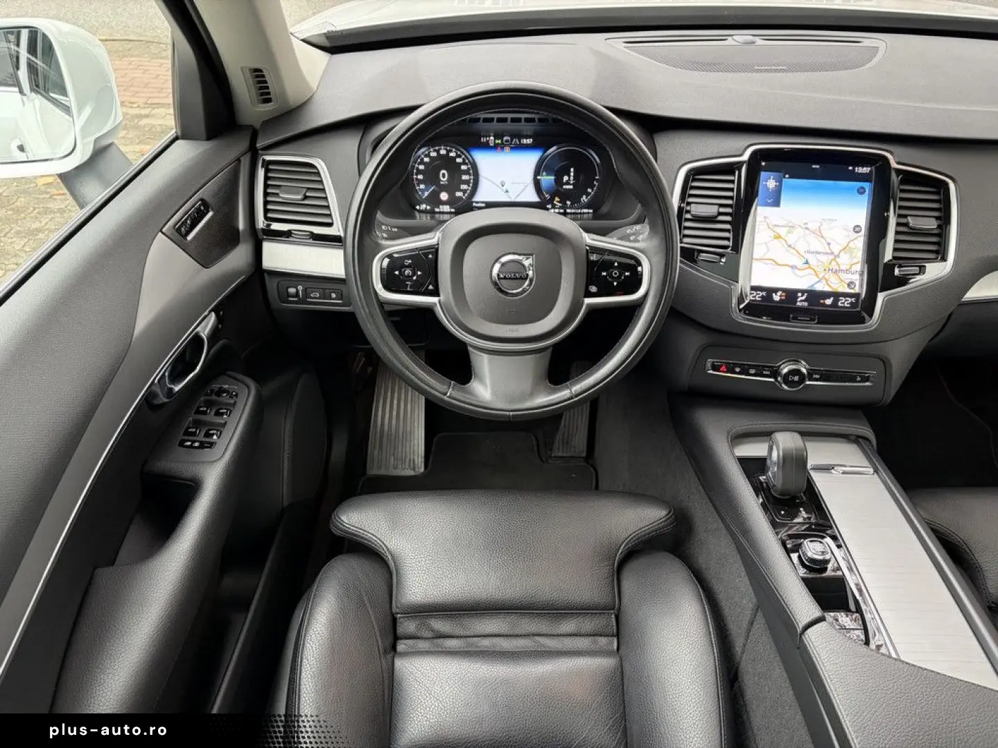 VOLVO XC90 T8 AWD Recharge Plug-In Hybrid Expression