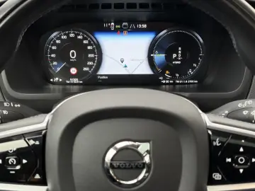 VOLVO XC90 T8 AWD Recharge Plug-In Hybrid Expression