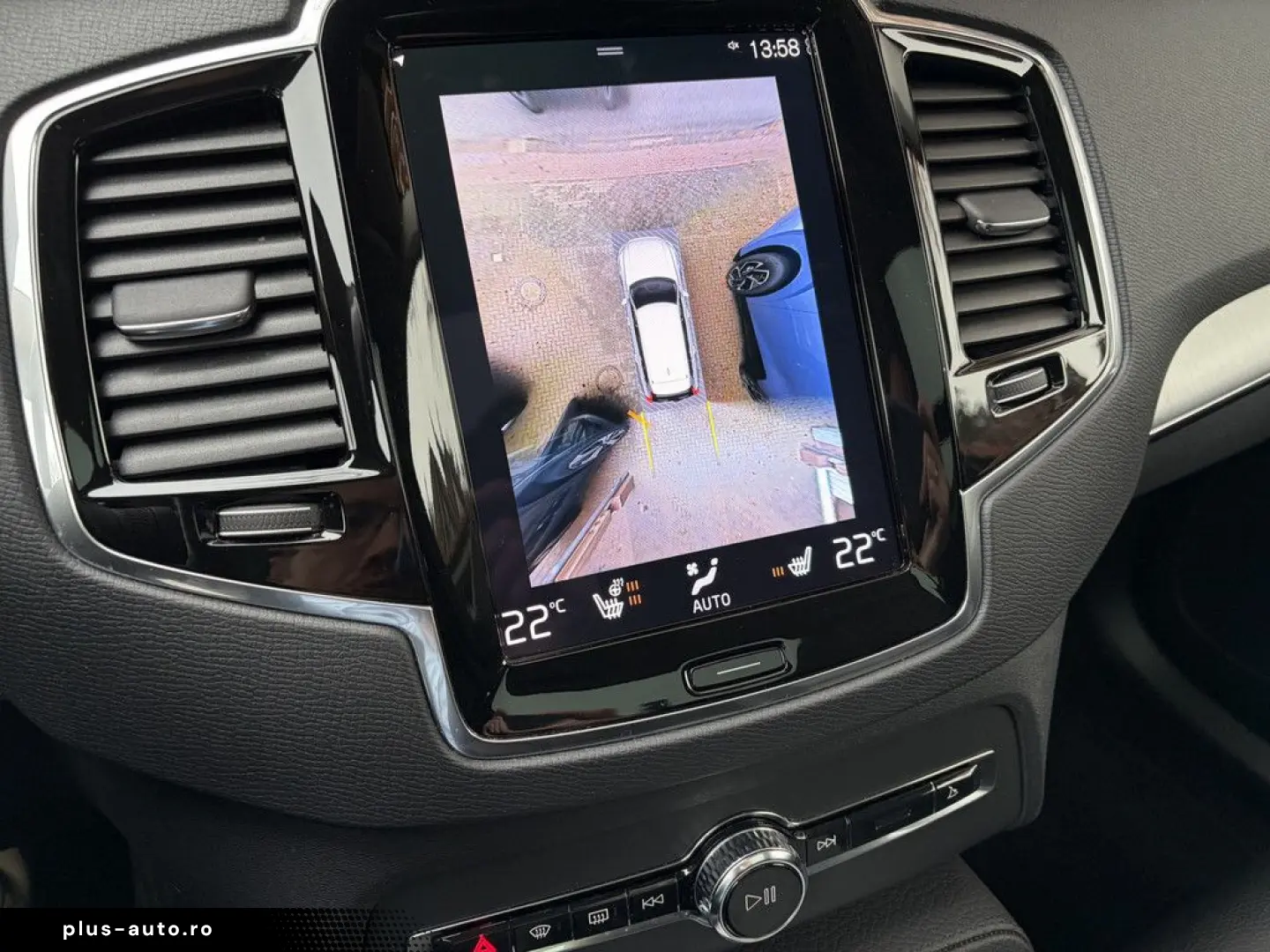 VOLVO XC90 T8 AWD Recharge Plug-In Hybrid Expression