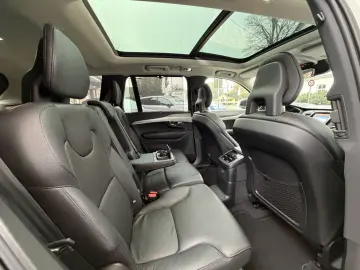 VOLVO XC90 T8 AWD Recharge Plug-In Hybrid Expression