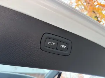 VOLVO XC90 T8 AWD Recharge Plug-In Hybrid Expression