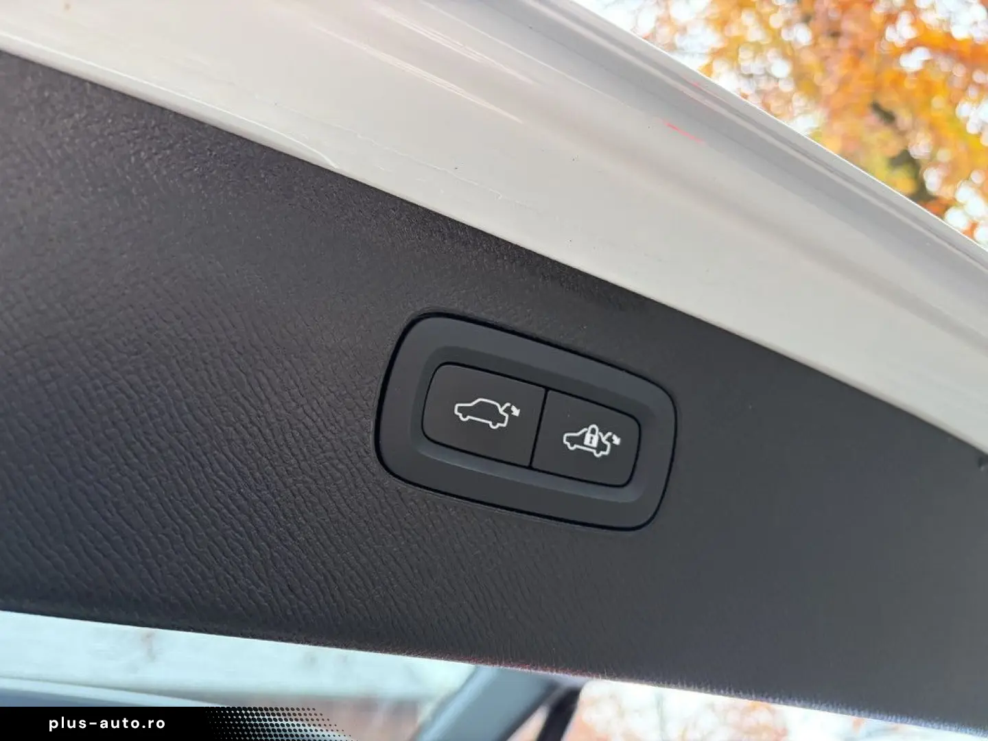 VOLVO XC90 T8 AWD Recharge Plug-In Hybrid Expression