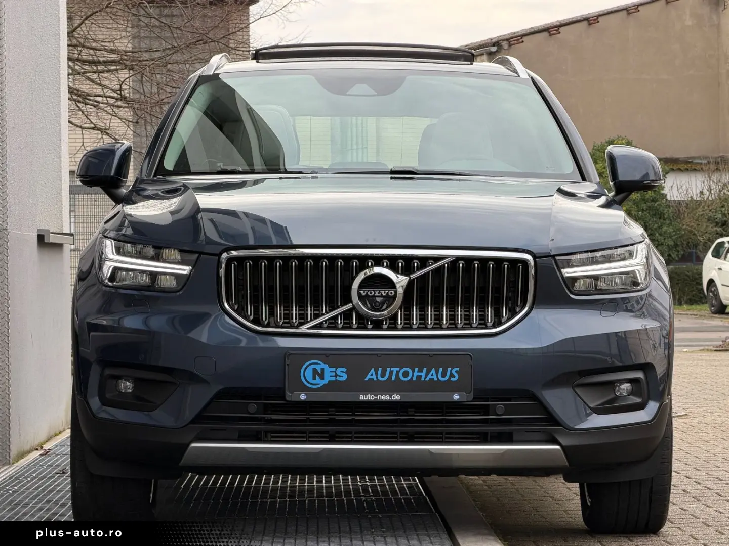 VOLVO XC40 T5 INSCRIPTION ACC PANO 360 LEDER HARMAN 19