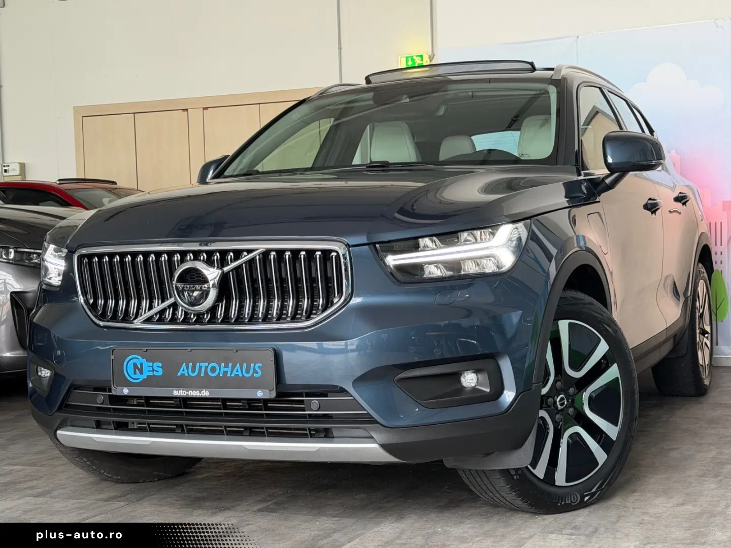 VOLVO XC40 T5 INSCRIPTION ACC PANO 360 LEDER HARMAN 19