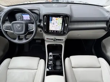 VOLVO XC40 T5 INSCRIPTION ACC PANO 360 LEDER HARMAN 19