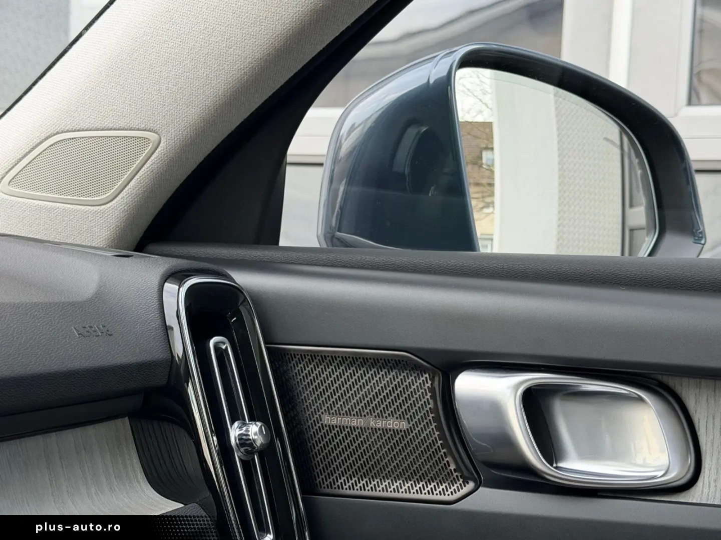 VOLVO XC40 T5 INSCRIPTION ACC PANO 360 LEDER HARMAN 19