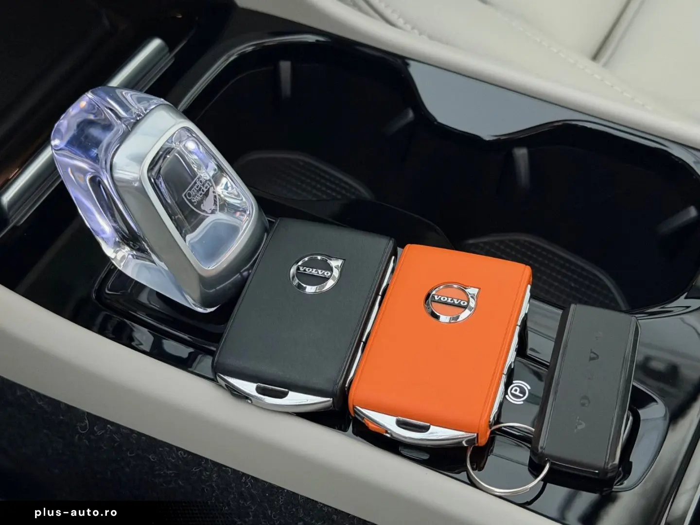 VOLVO XC40 T5 INSCRIPTION ACC PANO 360 LEDER HARMAN 19