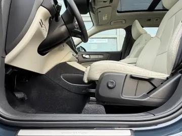 VOLVO XC40 T5 INSCRIPTION ACC PANO 360 LEDER HARMAN 19