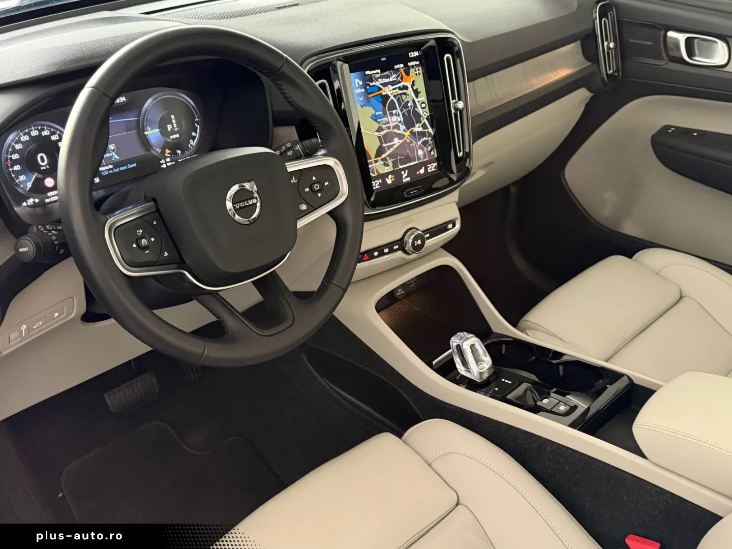 VOLVO XC40 T5 INSCRIPTION ACC PANO 360 LEDER HARMAN 19