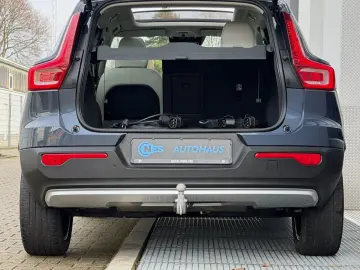 VOLVO XC40 T5 INSCRIPTION ACC PANO 360 LEDER HARMAN 19