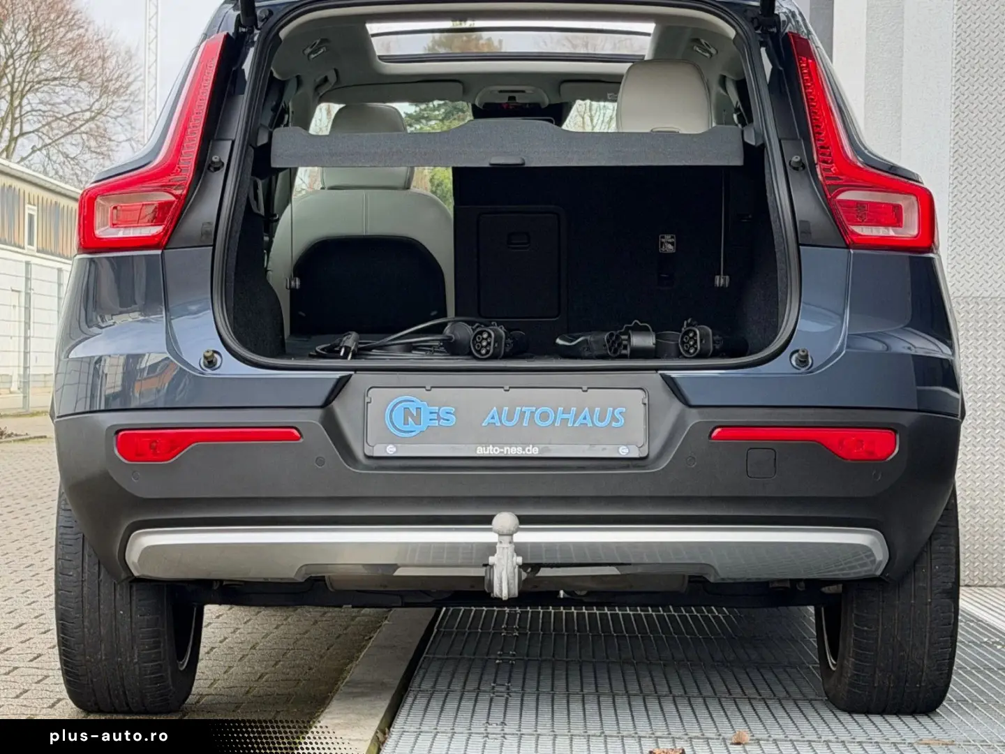 VOLVO XC40 T5 INSCRIPTION ACC PANO 360 LEDER HARMAN 19