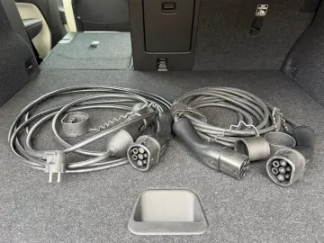 VOLVO XC40 T5 INSCRIPTION ACC PANO 360 LEDER HARMAN 19