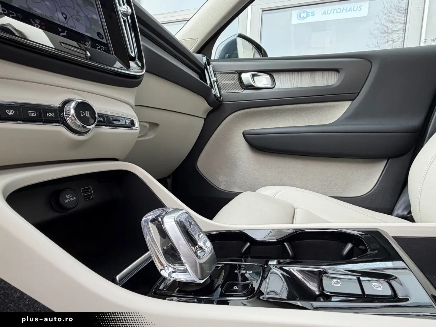 VOLVO XC40 T5 INSCRIPTION ACC PANO 360 LEDER HARMAN 19