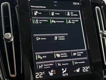 VOLVO XC40 T5 INSCRIPTION ACC PANO 360 LEDER HARMAN 19