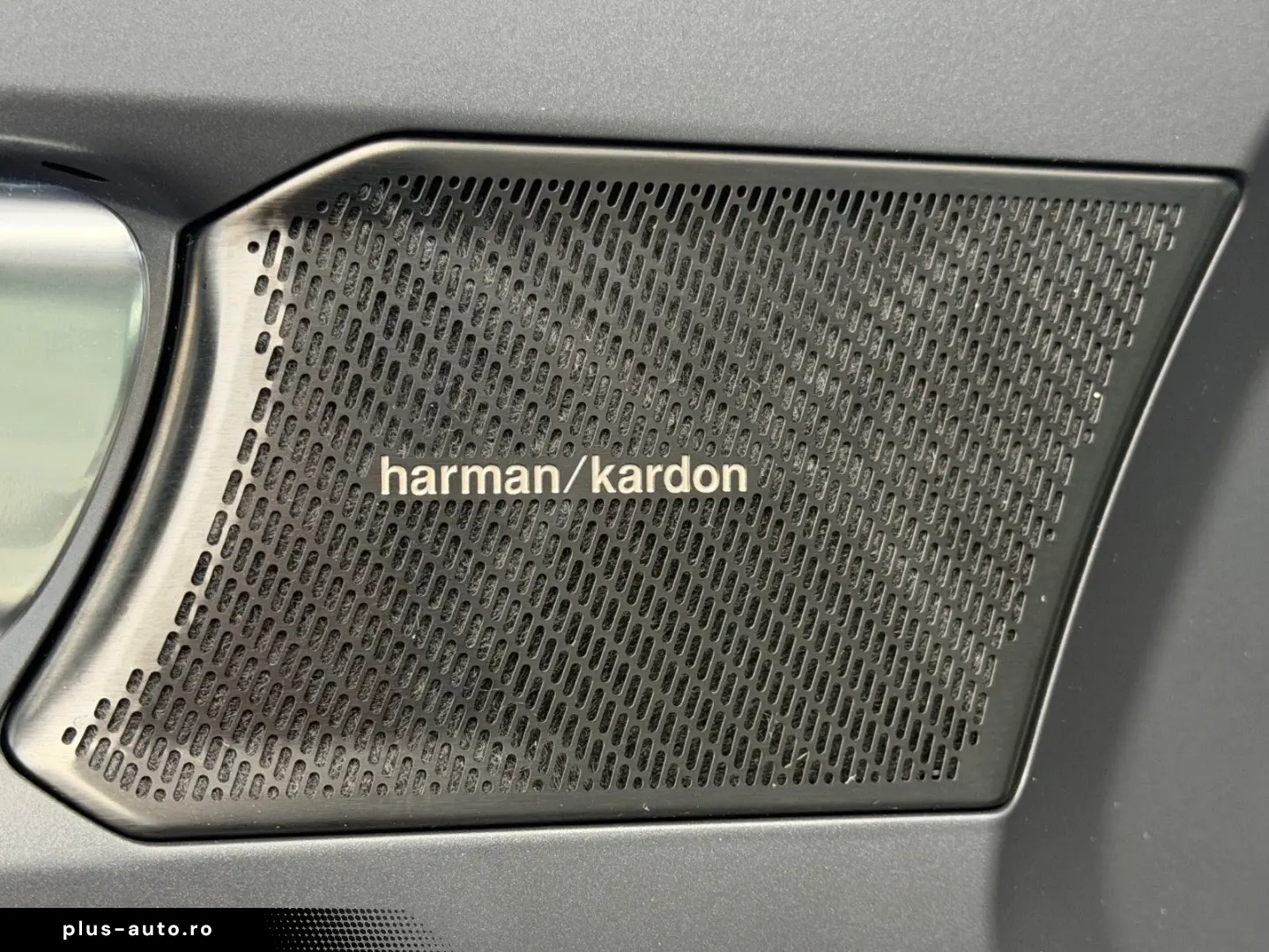 VOLVO XC40 T5 INSCRIPTION ACC PANO 360 LEDER HARMAN 19