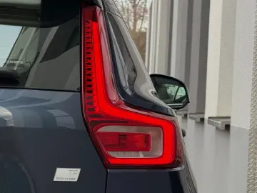 VOLVO XC40 T5 INSCRIPTION ACC PANO 360 LEDER HARMAN 19