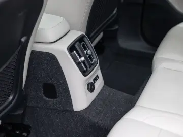 VOLVO XC40 Inscription Recharge Plug-In Hybrid 2WD