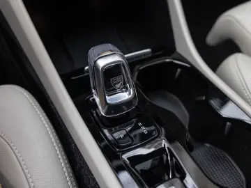 VOLVO XC40 Inscription Recharge Plug-In Hybrid 2WD