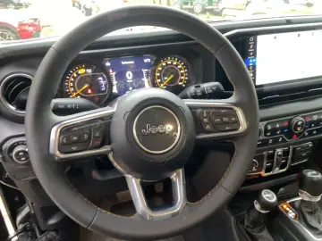 JEEP Wrangler Sahara 2.0l T-GDI 272PS ACC LED