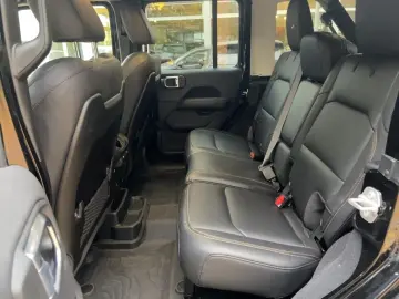 JEEP Wrangler Sahara 2.0l T-GDI 272PS ACC LED