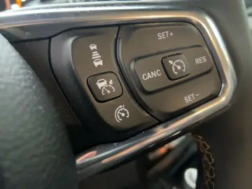 JEEP Wrangler Sahara 2.0l T-GDI 272PS ACC LED