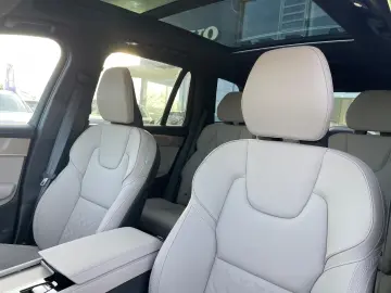 Volvo XC90 T8 AWD Plus Dark Plug-In Hybrid