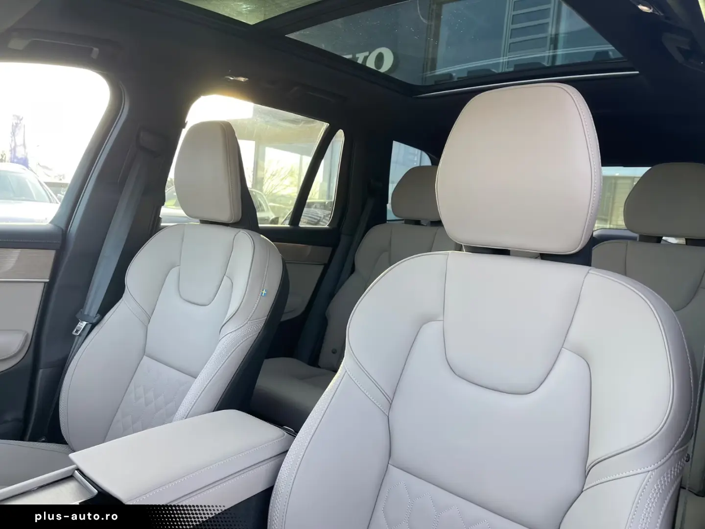 Volvo XC90 T8 AWD Plus Dark Plug-In Hybrid