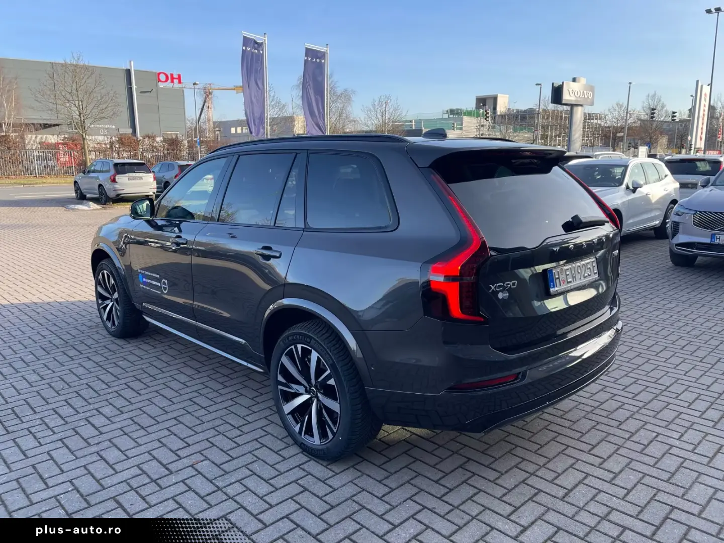Volvo XC90 T8 AWD Plus Dark Plug-In Hybrid
