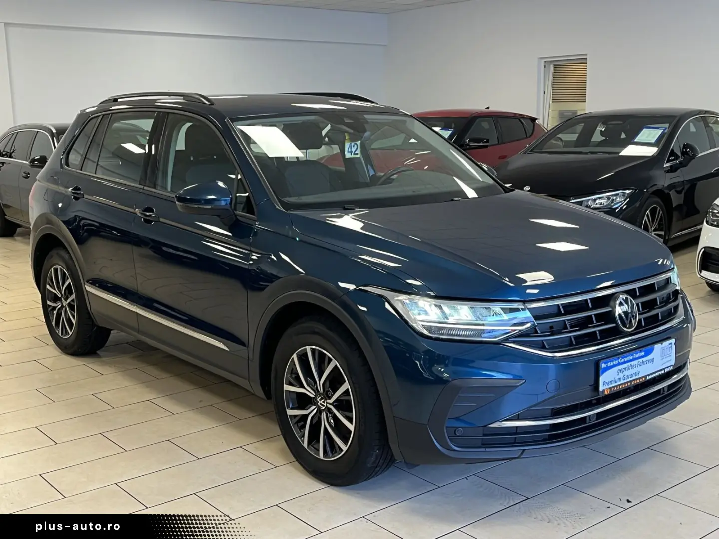 VW Tiguan Life Navi LED R-Cam ACC clima pe 3 zone