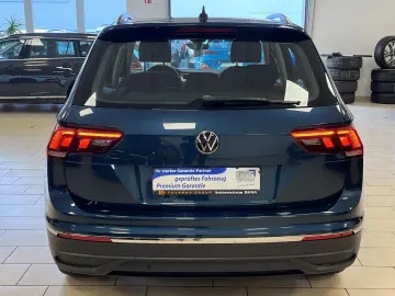 VW Tiguan Life Navi LED R-Cam ACC clima pe 3 zone