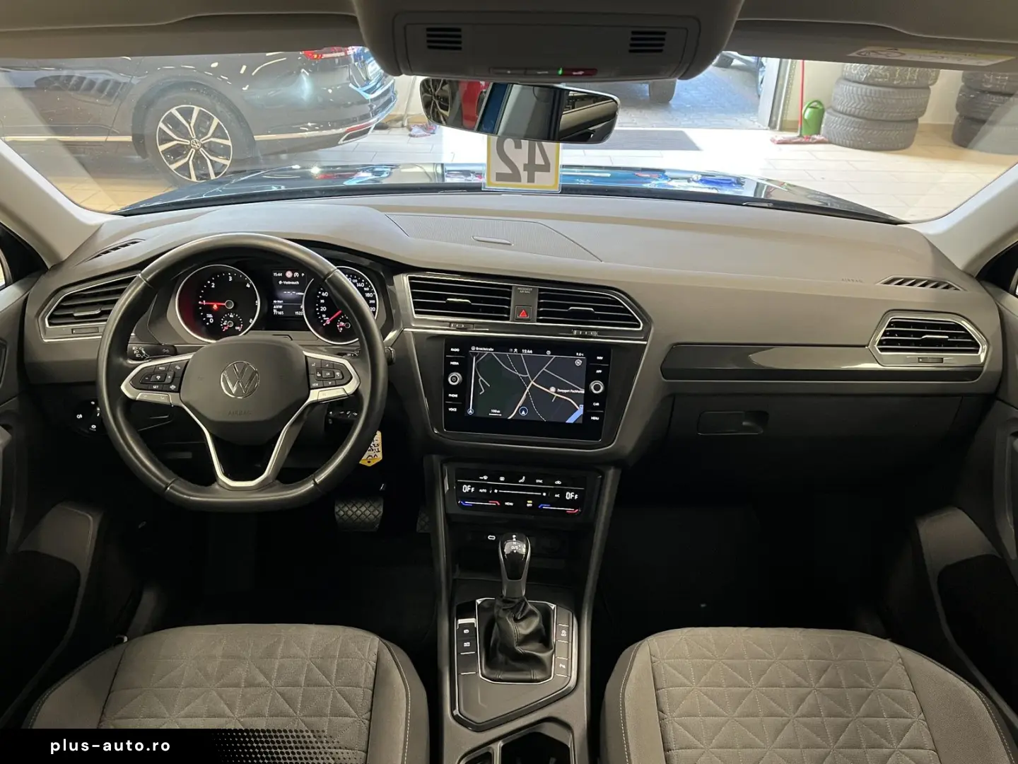 VW Tiguan Life Navi LED R-Cam ACC clima pe 3 zone