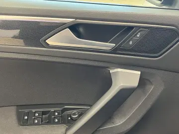 VW Tiguan Life Navi LED R-Cam ACC clima pe 3 zone
