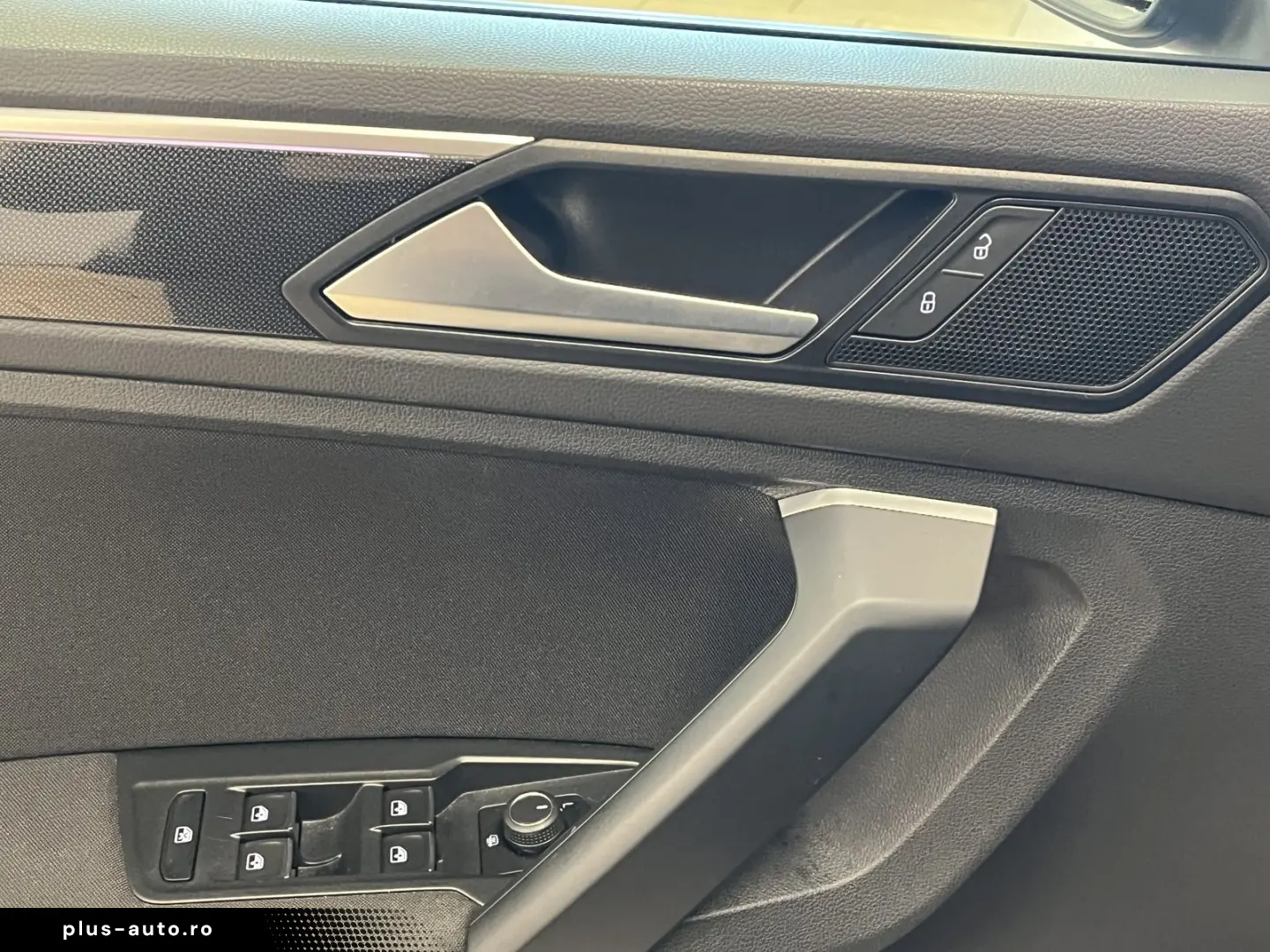 VW Tiguan Life Navi LED R-Cam ACC clima pe 3 zone