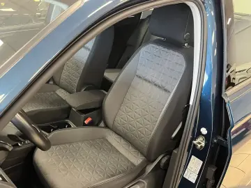 VW Tiguan Life Navi LED R-Cam ACC clima pe 3 zone