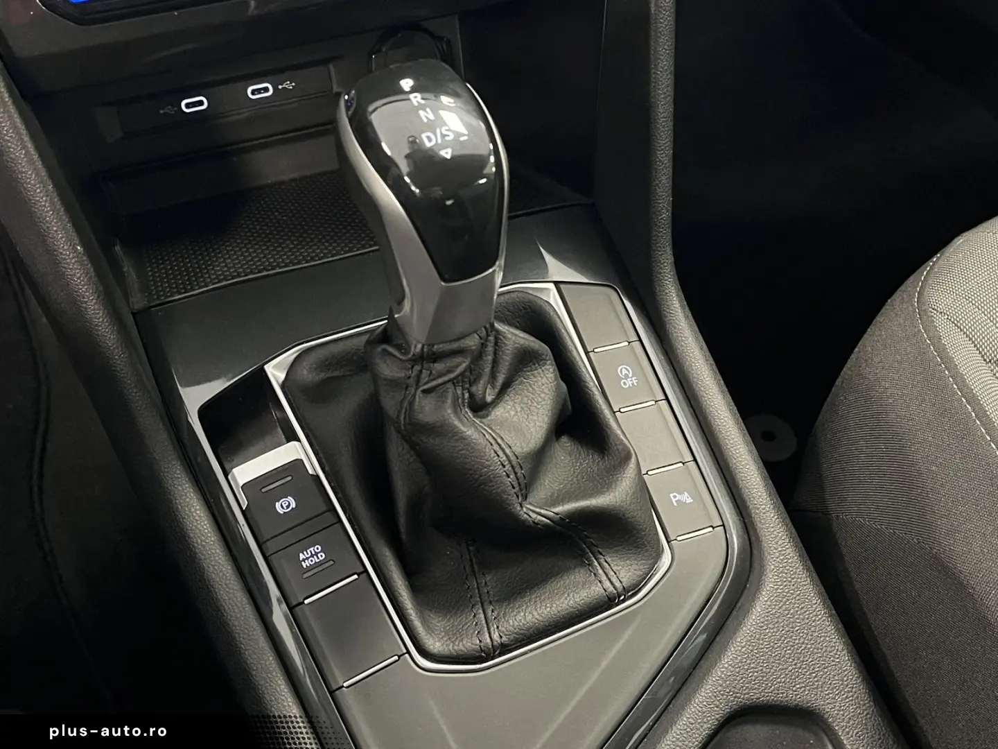 VW Tiguan Life Navi LED R-Cam ACC clima pe 3 zone