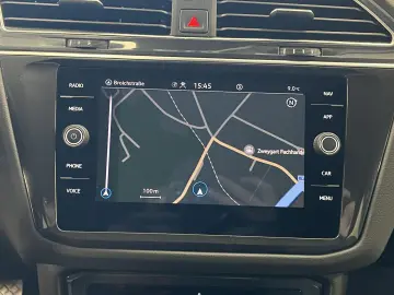 VW Tiguan Life Navi LED R-Cam ACC clima pe 3 zone