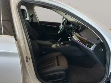 BMW 530i xDrive Limousine LiveCockpitProf Head-Up