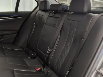 BMW 530e xDrive Lim Navi Laser HuD KomfZg PA WLAN La