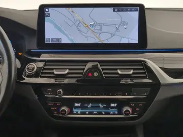 BMW 530e xDrive Lim Navi Laser HuD KomfZg PA WLAN La