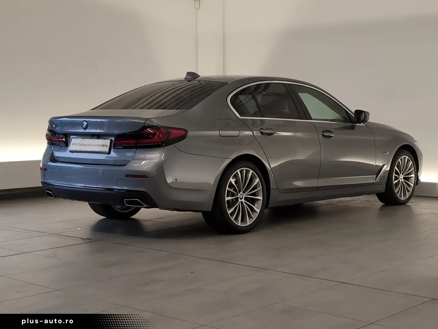 BMW 530e xDrive Lim Navi Laser HuD KomfZg PA WLAN La