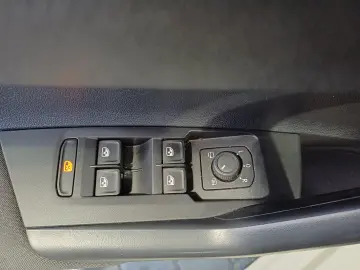 VOLKSWAGEN POLO 1.0 TSI Life 95CP