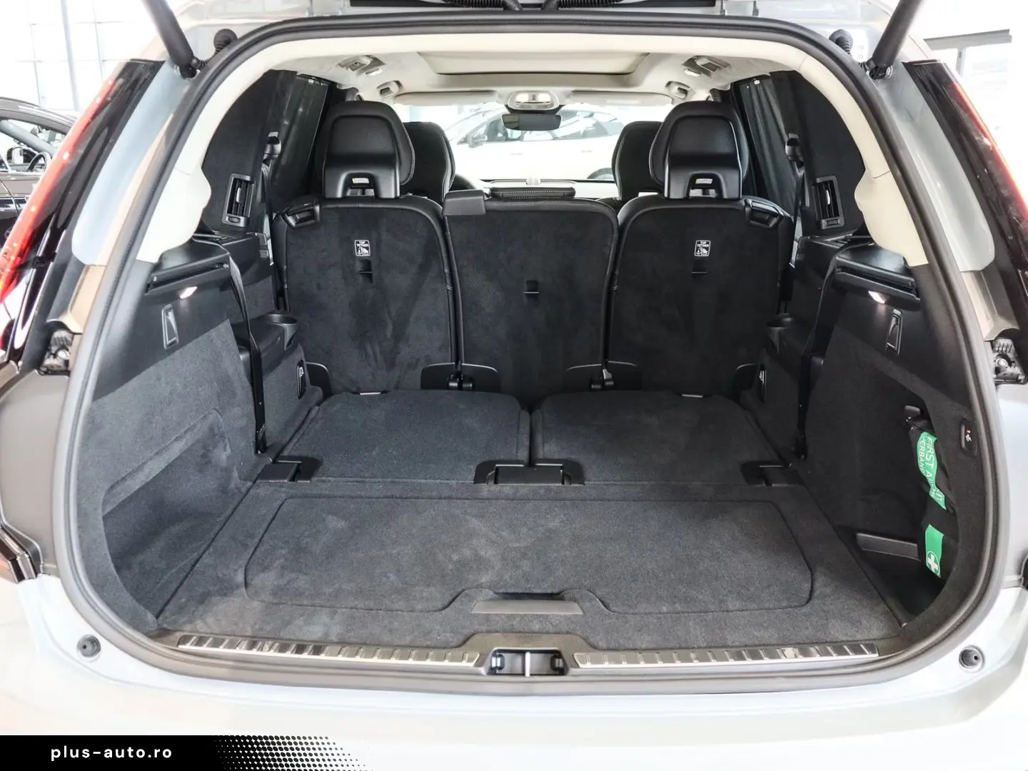 Volvo XC90 T8 AWD Recharge Reskin Ultra Dark