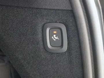 Volvo XC90 T8 AWD Recharge Reskin Ultra Dark