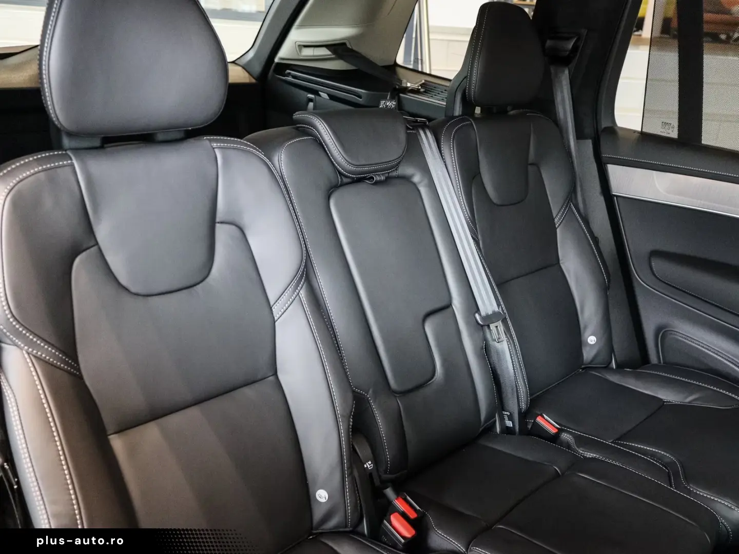 Volvo XC90 T8 AWD Recharge Reskin Ultra Dark