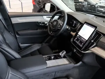 Volvo XC90 T8 AWD Recharge Reskin Ultra Dark