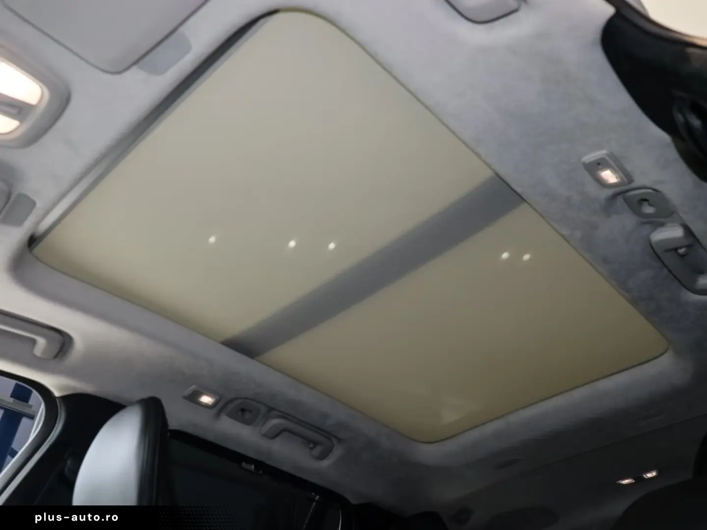 Volvo XC90 T8 AWD Recharge Reskin Ultra Dark