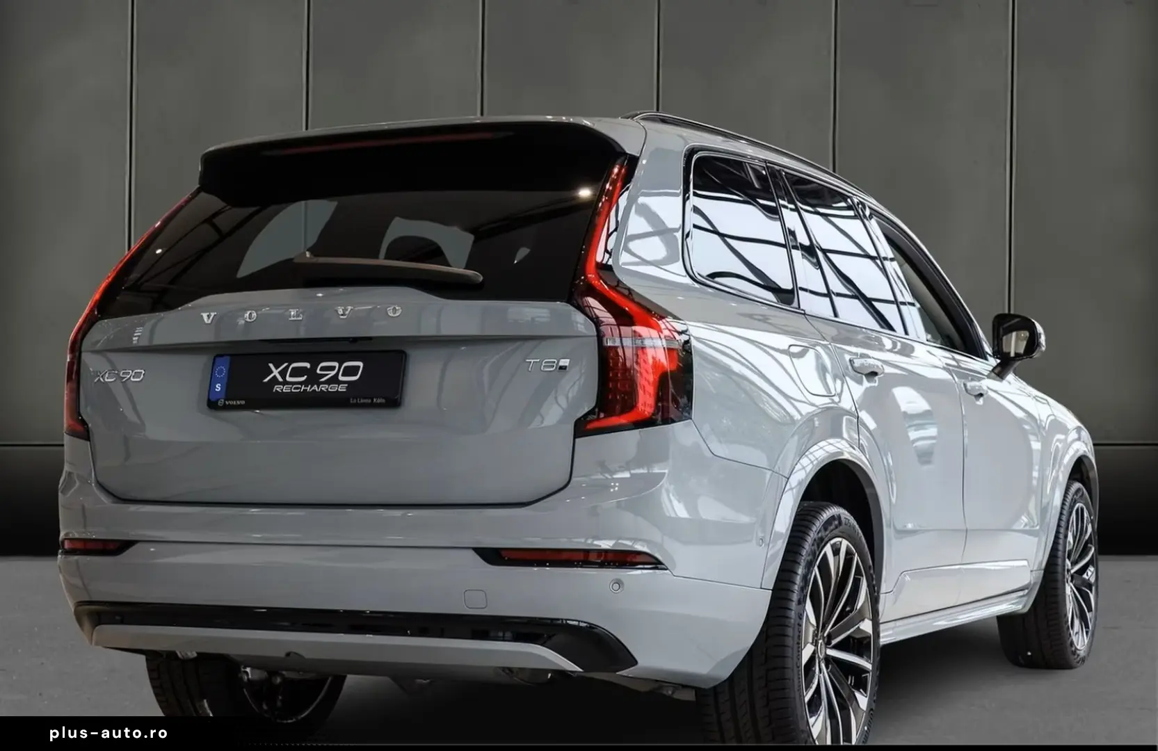 Volvo XC90 T8 AWD Recharge Reskin Ultra Dark