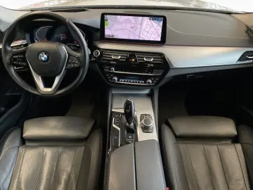 BMW 530iA xDrive LIM LASER HUD MEMORY KAMERA SHZ PDC