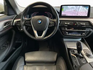 BMW 530iA xDrive LIM LASER HUD MEMORY KAMERA SHZ PDC